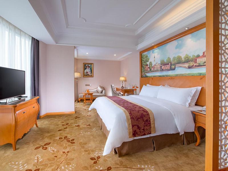 Venus Royal Hotel Guilin Airport Екстериор снимка